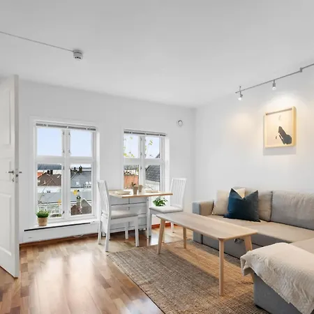 아파트 New Sandviken With Stunning View