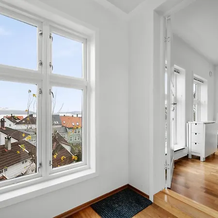 New Sandviken With Stunning View Daire *
