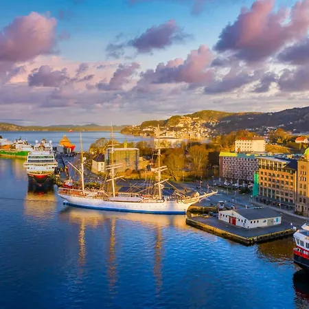 New Sandviken With Stunning View Bergen