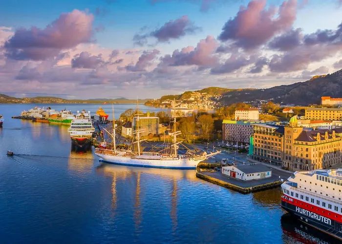 New Sandviken With Stunning View برغن